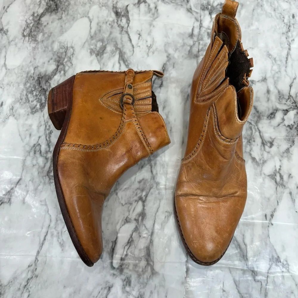 Vintage Father & Son Tan Brown Distressed Leather Old West Cowboy Boots Size 8 D